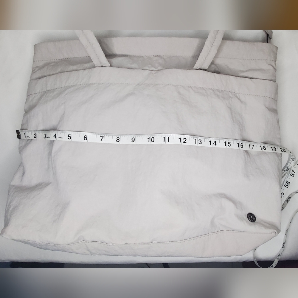 lululemon athletica Silver Grey Multipocket Tote Bag - Picture 15 of 16